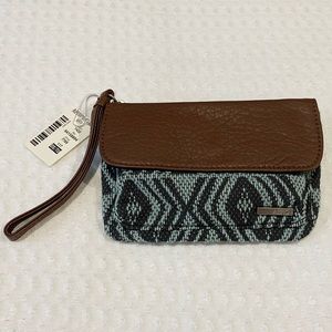 NWT Aéropostale Tribal Knit Wristlet Clutch